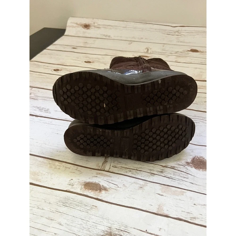 Coach Snow Boots Brown Quilted Signature Patent Trim Size 8